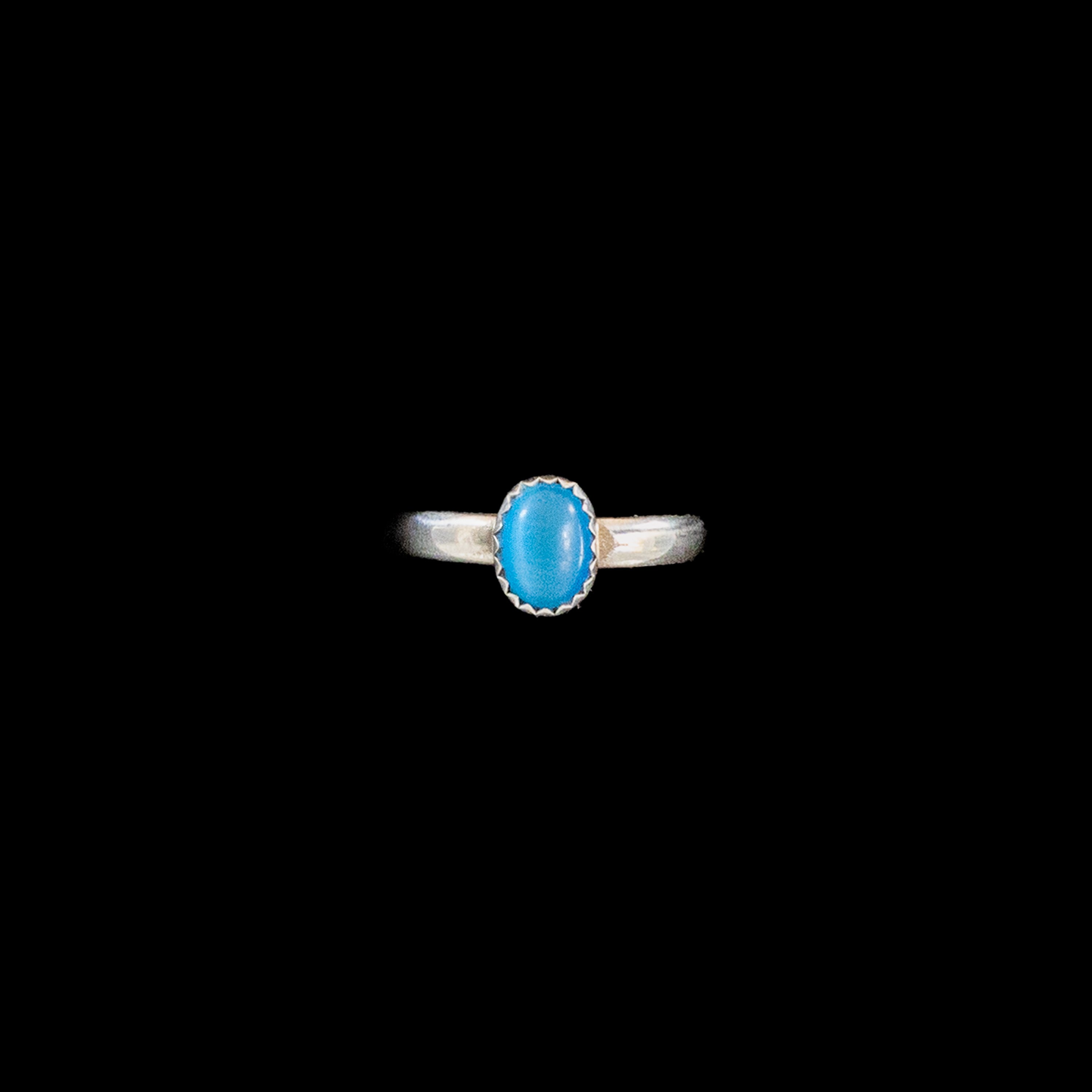 Classtic beauty on a sterling silver band